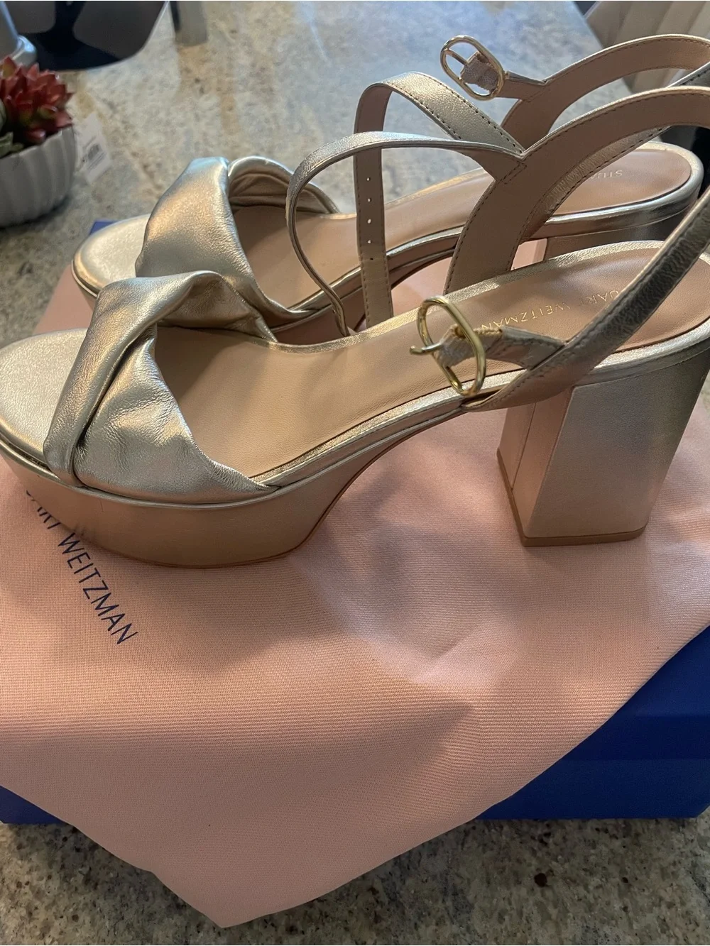 Stuart Weitzman twisted vamp